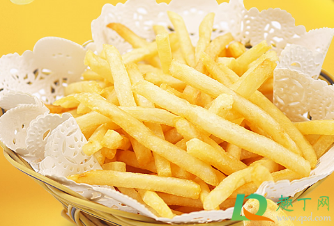 炸薯条用淀粉还是生粉(炸薯条是用玉米淀粉好还是生粉好)