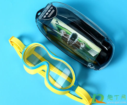 泳镜内壁用手擦会有事吗(泳镜内侧用手擦模糊了怎么办)