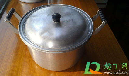 铝锅烧黑了用什么方法洗净(铝锅水烧干了锅黑了怎么洗)