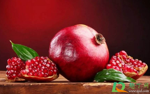 石榴剥开放在餐盒里能放几天(石榴剥出来放冰箱可以存放几天)