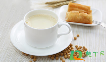 维维豆奶成了块状还可以喝不(维维豆奶变成硬块)