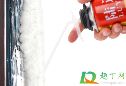 手上有泡沫胶用什么东西能清除(手上泡沫胶用什么可以快速去除)