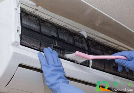 为什么会从空调传出烟味(空调吹出一股烟味)