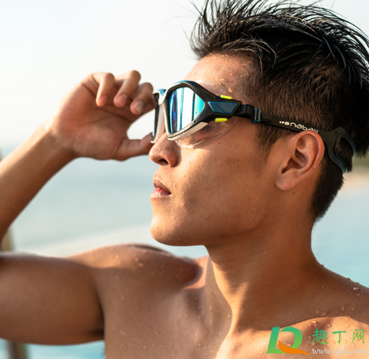 泳镜刮花还能用不(泳镜用纸巾擦后刮花)