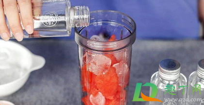 冰块退烧有用吗(低烧能用冰块退烧吗)