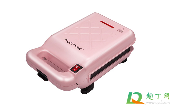 三明治机预热要加油吗(三明治机预热要盖起来吗)