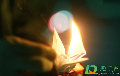 在劫难逃玫瑰千纸鹤是怎么叠的(在劫难逃里面的千纸鹤怎么画) 在劫难逃玫瑰千纸鹤是怎么叠的(在劫难逃里面的千纸鹤怎么画)