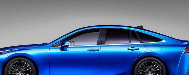 前挡风内怎么清洗(汽车前挡风清洗怎么操作)