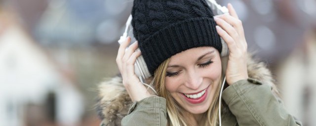 这首歌是谁唱的(孤勇者这首歌是谁唱的)