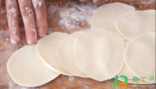 菜场卖的饺子皮有添加剂吗(市场饺子皮放添加剂吗)