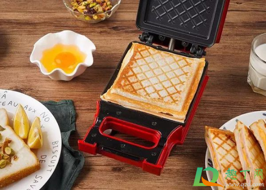 三明治机用什么面包能封边(面包片做三明治怎么封边)