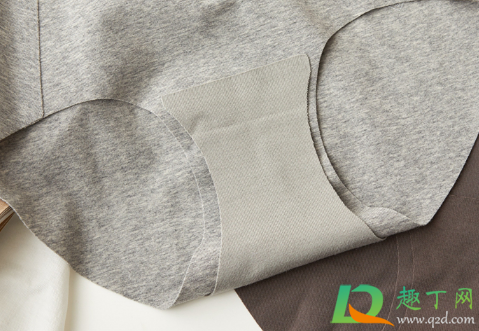 内裤总是湿一片有腥味怎么回事(内裤总是湿一片有鱼腥味)