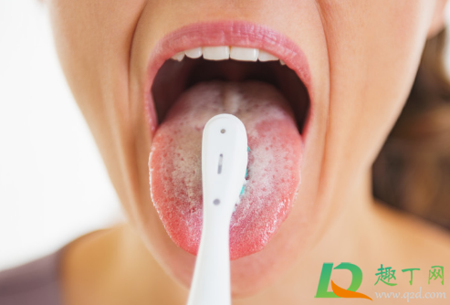 舌苔厚黄是怎么回事(舌苔厚腻发黄怎么回事)