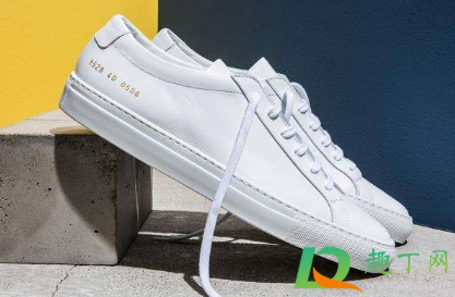 鞋子沾了油渍怎么洗(鞋子弄了油渍怎么洗)