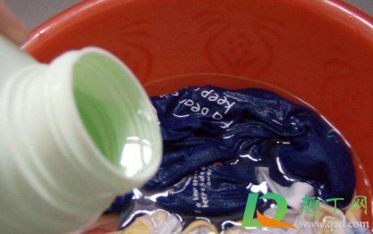 洗衣液过期用了会怎样(洗衣液过期了可以用吗)