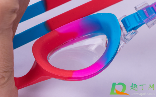 泳镜起雾的原因是什么(游泳的时候泳镜为什么总起雾) 泳镜起雾的原因是什么(游泳的时候泳镜为什么总起雾)