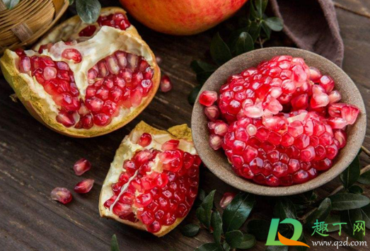 石榴剥开了可以放一晚上吗(石榴剥好能放到第二天吗)