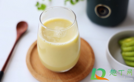 喝豆奶真的对男性有影响吗(请问,男人经常喝豆奶会影响性功能吗?)