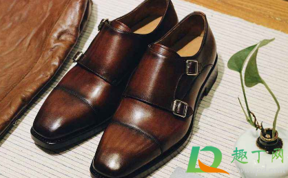 皮鞋后跟掉皮如何修理(鞋后跟掉皮怎么修复)