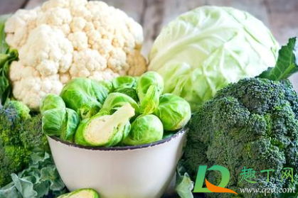 西兰花放黄怎样变绿(西兰花怎么放不会变黄)