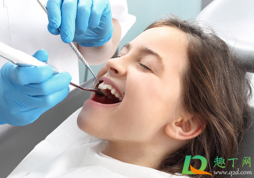 洗牙能让牙变白吗(洗牙就能变白吗) 洗牙能让牙变白吗(洗牙就能变白吗)