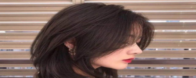 怎么固定前刘海的头发(头发怎么把前面的刘海弄起来)