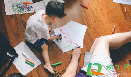 瓷砖上的彩笔色怎么擦(彩笔画瓷砖上怎么擦掉)