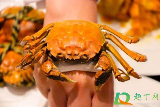 螃蟹蒸一半可以加水吗(螃蟹需要水开后再蒸吗)