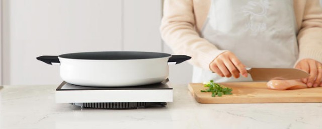 什么原因导致美的电磁炉不加热(美的电磁炉有时加热有时不加热怎么回事)