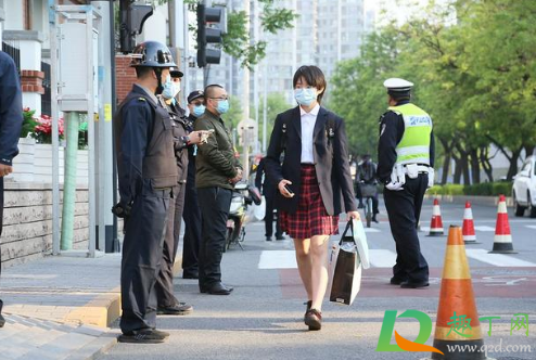 2020大学开学封闭周末不让回家吗(大学周末不允许离校)