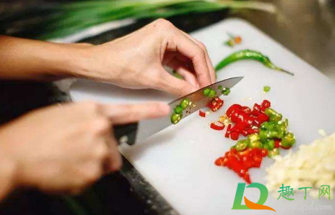 切完辣椒后手很辣怎么办(切完辣椒后手很辣怎么办蚂蚁庄园)