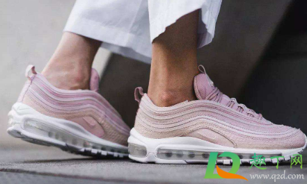 鞋子侧边打脚怎么办(鞋子打脚咋办)