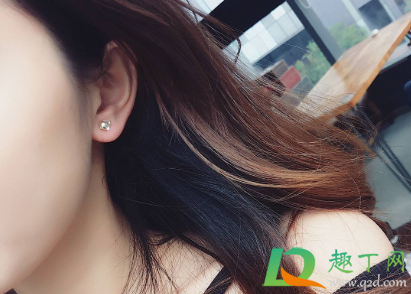 睡觉戴耳钉有没有什么不好(晚上睡觉带耳钉还是不带耳钉好) 睡觉戴耳钉有没有什么不好(晚上睡觉带耳钉还是不带耳钉好)