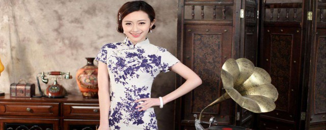 改良旗袍穿什么鞋子好看(中国风改良旗袍配什么鞋子)