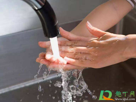 辣椒辣手用冰敷会更严重吗(切辣椒手辣可以用冰敷吗)