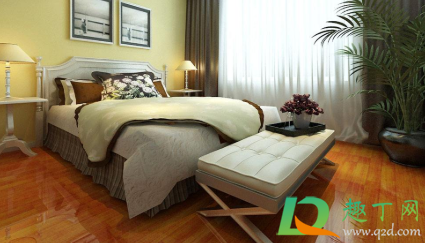 床腿与地板打滑怎么解决(床在木地板上滑怎么办)