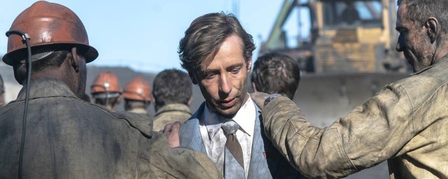 这部作品主要讲述了什么故事(这个故事主要讲的是)