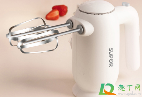 打蛋器能和面能出膜吗(打蛋器做吐司能打出膜吗)