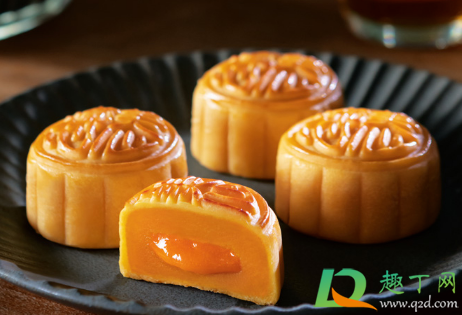 月饼回油是常温还是放冰箱(月饼回油放冰箱吗)