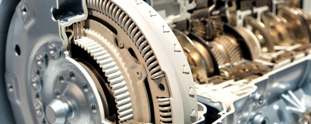 两种变速器的特点是什么(变速器的作用是哪三种)