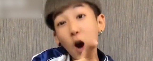 网络流行语花花世界迷人眼是什么意思(花花世界迷人眼的下一句是什么)