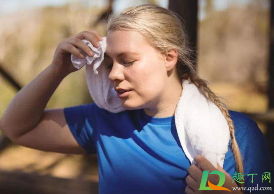 出汗太多是什么原因造成的(男士出汗太多是什么原因造成的)