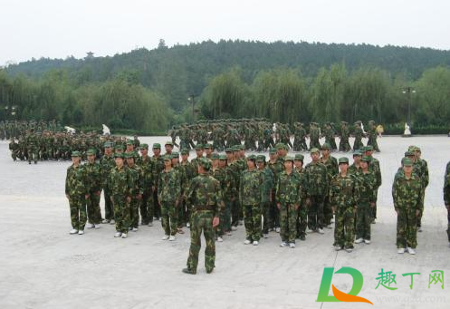 2020军训要带口罩吗(2020年新生军训)