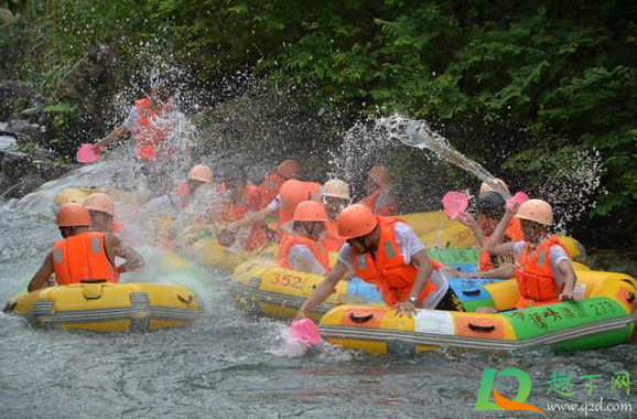 漂流用水枪好还是水瓢好(漂流为什么要带水瓢)