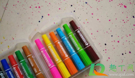 瓷砖上的彩笔色怎么擦(彩笔画瓷砖上怎么擦掉)