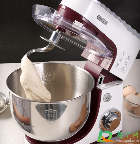 打蛋器能和面能出膜吗(打蛋器做吐司能打出膜吗)