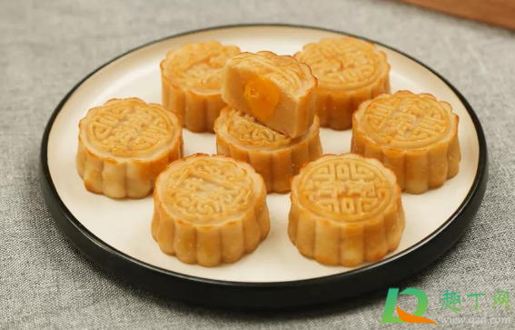 月饼吃一半怎么保存(自己做的月饼吃不完怎么保存)