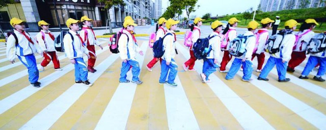 主要表现在以下几方面(表现有以下几个主要特征)