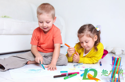 瓷砖上的彩笔色怎么擦(彩笔画瓷砖上怎么擦掉)