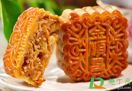 夏天做月饼回油放几天(月饼放两天回油)